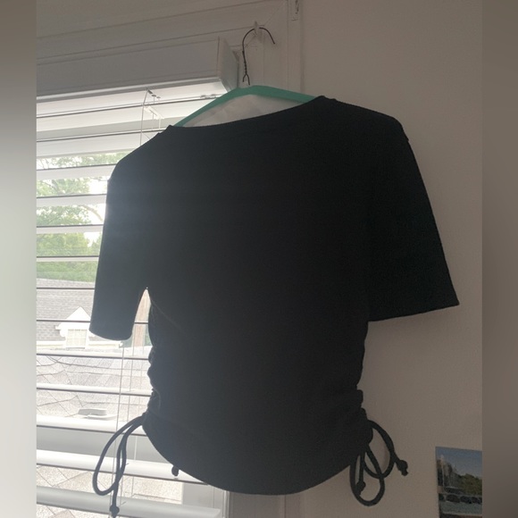 Drawstring Ruched Top - Picture 4 of 5